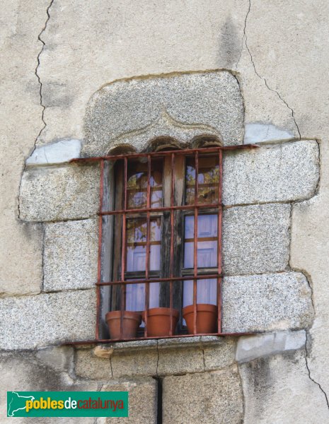 Massanes - Can Fonolleda, finestra gòtica