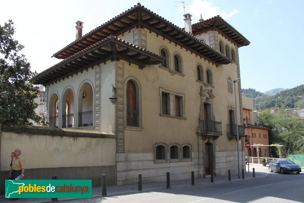 Arbúcies - Can Xacris (Foto: Albert Esteves, 2011) Arbúcies - Can Xacris
