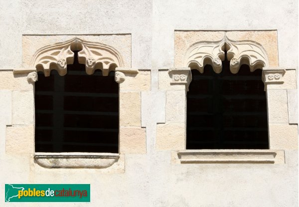 Sant Feliu de Buixalleu - Can Puigmarí, finestres refetes