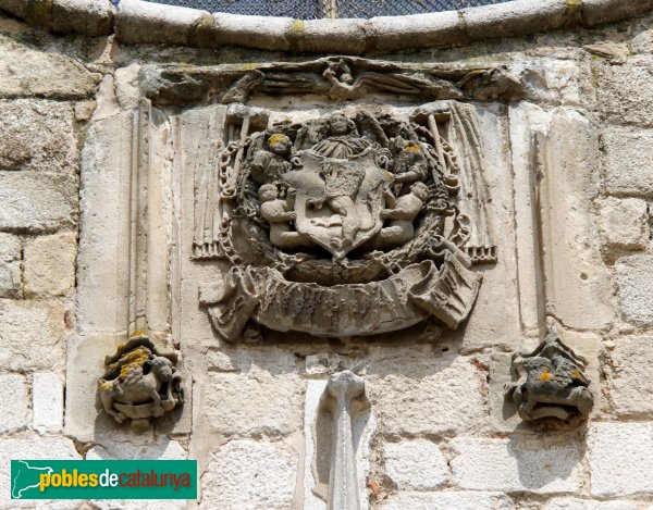 Breda - Església de Sant Salvador, escut de l'abat Sampsó (Foto: Albert Esteves, 2011) Breda - Església de Sant Salvador, escut de l'abat Sampsó