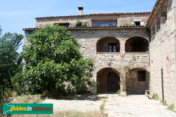 Susqueda - Sant Martí Sacalm, rectoria adossada a l'església