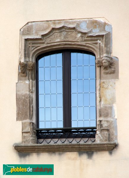 Sant Boi de Llobregat - Can Torrents, façana lateral