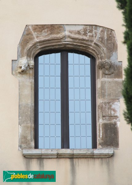 Sant Boi de Llobregat - Can Torrents, façana lateral