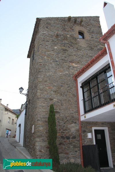 Selva de Mar - Torre del carrer Estret (Foto: Albert Esteves, 2011) Selva de Mar - Torre del carrer Estret