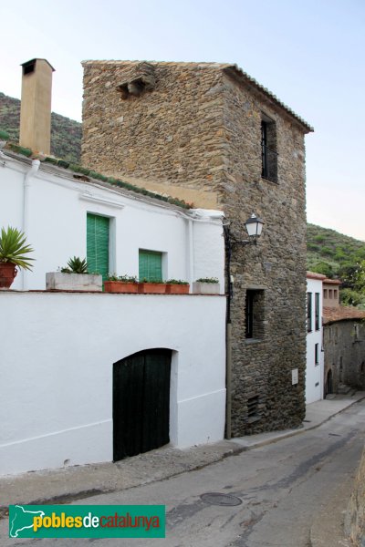 Selva de Mar - Torre del carrer Estret (Foto: Albert Esteves, 2011) Selva de Mar - Torre del carrer Estret