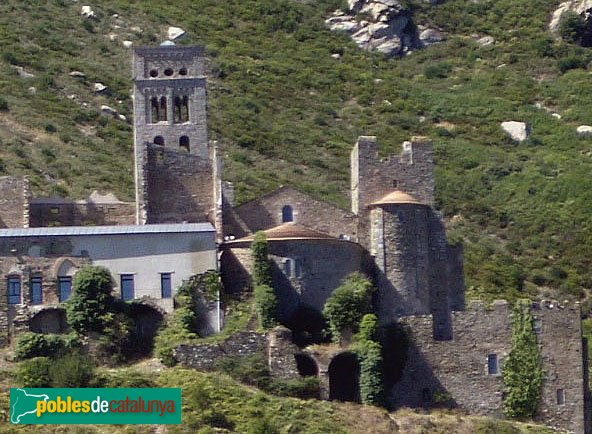 Port de la Selva - Sant Pere de Rodes, exterior dels absis (Foto: Pere Galí, 2007) Port de la Selva - Sant Pere de Rodes, exterior dels absis