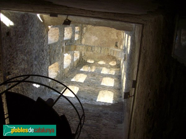 Port de la Selva - Sant Pere de Rodes, interior del campanar (Foto: Pere Galí, 2007) Port de la Selva - Sant Pere de Rodes, interior del campanar