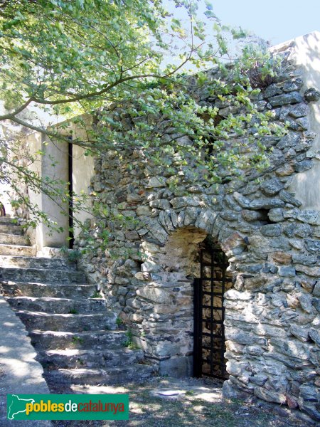 Port de la Selva - Sant Pere de Rodes - Hospital pelegrins (Foto: <i>Pere Galí</i>, 2007) Port de la Selva - Sant Pere de Rodes - Hospital pelegrins