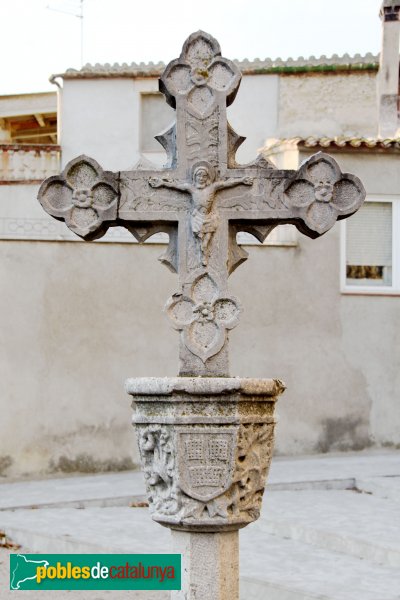 Borrassà - Creu de terme de la plaça Major