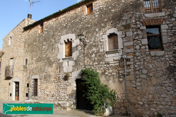 Avinyonet de Puigventós - Casa al carrer Corriol