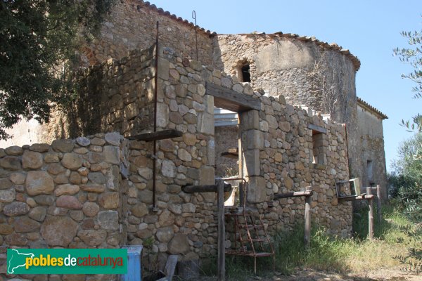 Cistella - Ermita de la Mare de Déu de Vida (Foto: Albert Esteves, 2011) Cistella - Ermita de la Mare de Déu de Vida