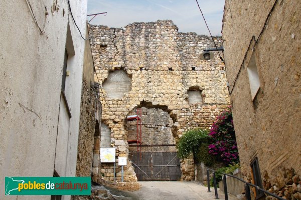 Llers - Castell (Foto: Albert Esteves, 2011) Llers - Castell