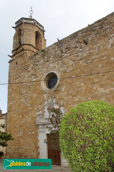 Navata - Església parroquial de Sant Pere (Foto: Albert Esteves, 2011) Navata - Església parroquial de Sant Pere