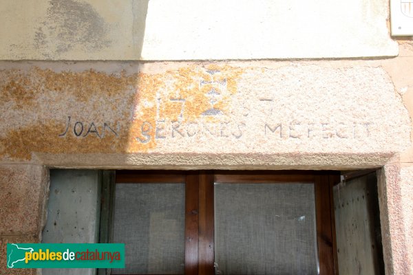 Riudarenes - Carrer Major, llinda 1767 (Foto: Albert Esteves, 2011) Riudarenes - Carrer Major, llinda 1767