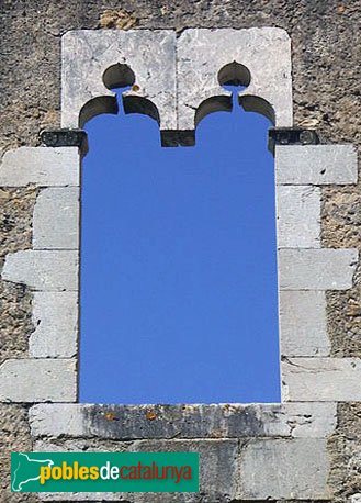 Pont de Molins - Monestir del Roure, finestra coronella