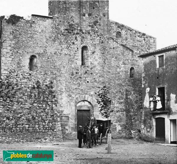Terrades - Santa Cecília, edifici romànic destruït (Foto: Josep Salvany - Fons Salvany, Biblioteca de Catalunya, 1912) Terrades - Santa Cecília, edifici romànic destruït