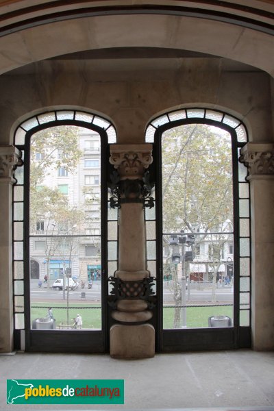 Barcelona - Casa Bonaventura Ferrer (Passeig de Gràcia, 113) (Foto: Albert Esteves, 2011) Barcelona - Casa Bonaventura Ferrer (Passeig de Gràcia, 113)