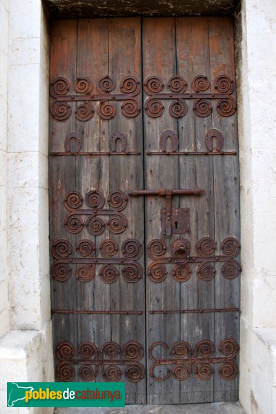 El Far d´Empordà - Església de Sant Martí, porta amb forjats romànics
