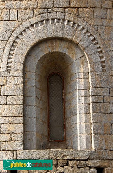 Vilabertran - Església de Santa Maria, finestra de l'absis