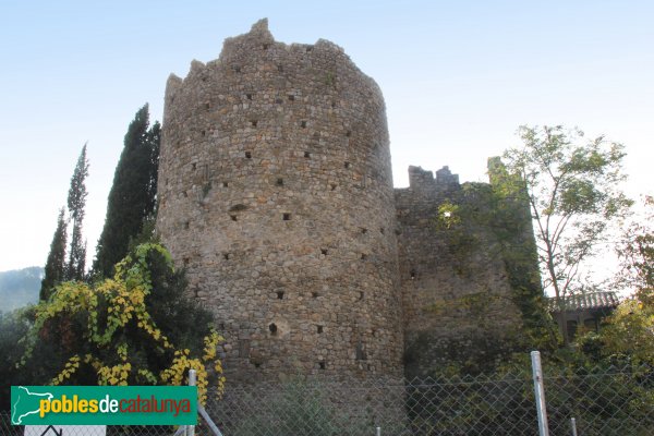 Sant Llorenç de la Muga - Castell de Sant Llorenç (Foto: Albert Esteves, 2011) Sant Llorenç de la Muga - Castell de Sant Llorenç
