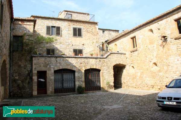 Lladó - Monestir de Santa Maria