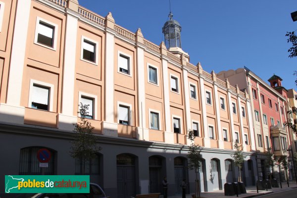 Figueres - Edifici dels Pares Paüls
