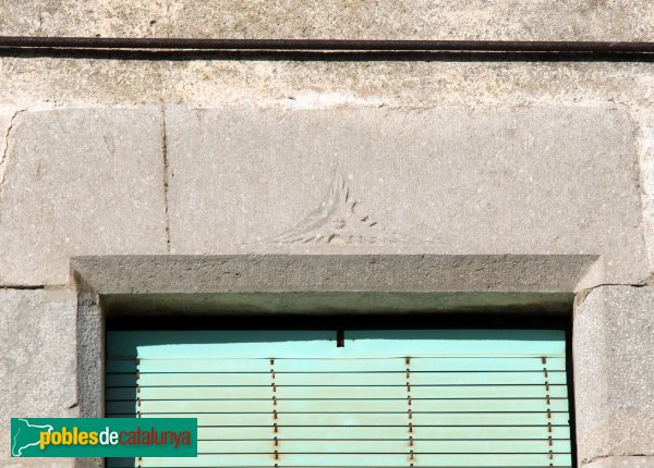 Vilobí d'Onyar - Ca l'Artau, detall finestra