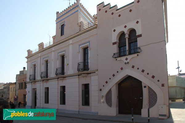 Caldes de Malavella - Casa Rosa (Foto: Albert Esteves, 2012) Caldes de Malavella - Casa Rosa