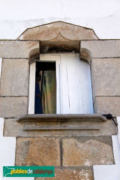 Riudellots de la Selva - Can Mai, finestra