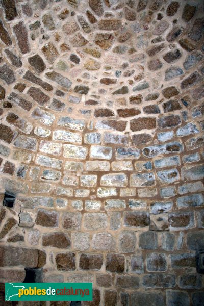 Santa Coloma de Farners - Castell de Farners, interior torre (Foto: Albert Esteves, 2012) Santa Coloma de Farners - Castell de Farners, interior torre