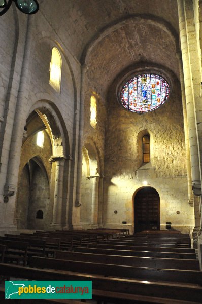 Monestir de Poblet - Interior de la nau central de l'església