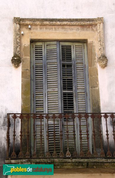 Amer - Can Mon, finestra renaixentista