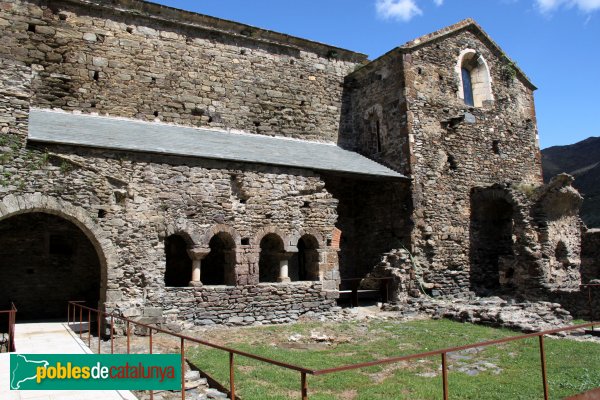 Rabós - Sant Quirze de Colera, claustre