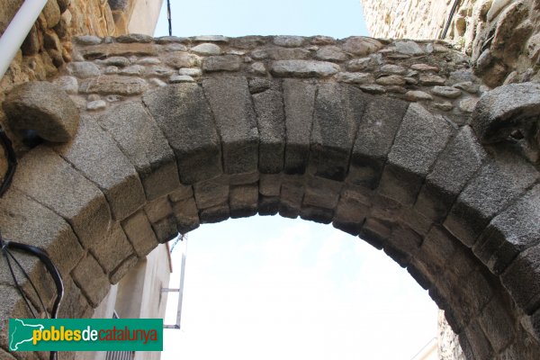 Sant Climent Sescebes - Portal de la muralla