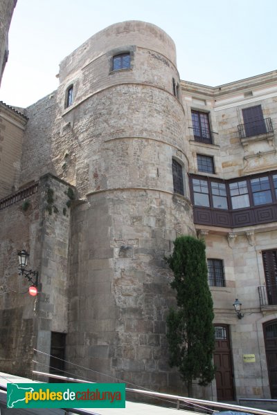 Barcelona - Portal del Bisbe (Porta Praetoria)