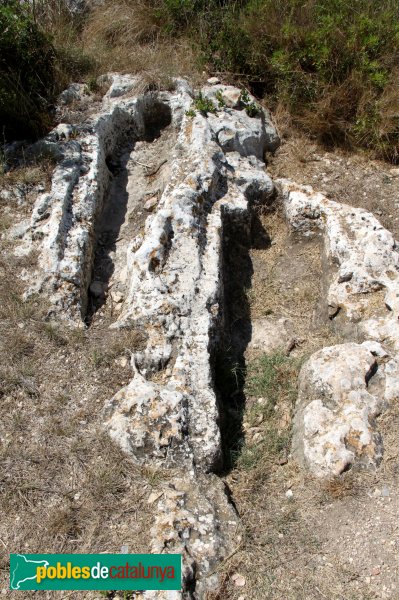 Olèrdola - Necròpolis (Foto: Albert Esteves, 2012) Olèrdola - Necròpolis