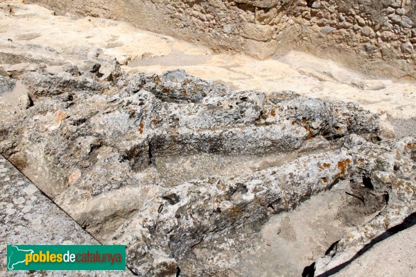 Olèrdola - Necròpolis (Foto: Albert Esteves, 2012) Olèrdola - Necròpolis