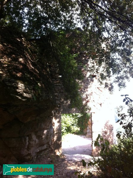 Matadepera - Ermita de Santa Agnès. Entrada al recinte (Foto: Joan Sánchez Sabé, 2012) Matadepera - Ermita de Santa Agnès. Entrada al recinte