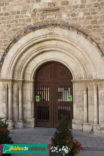 Sant Pere de Riudebitlles - Església, portada romànica (Foto: Albert Esteves, 2012) Sant Pere de Riudebitlles - Església, portada romànica