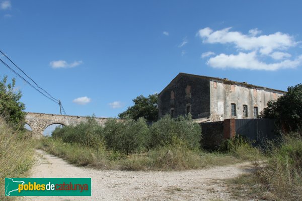 Sant Pere de Riudebitlles - Fàbrica i pont del Valls