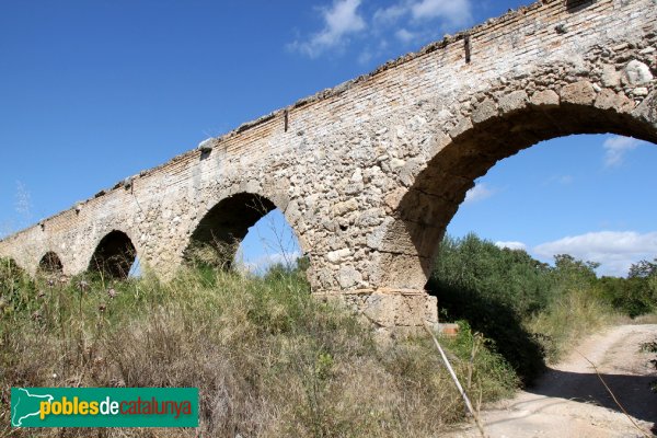 Sant Pere de Riudebitlles - Fàbrica i pont del Valls