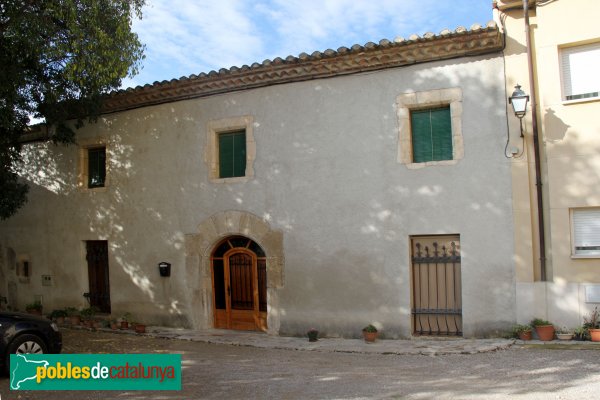 Subirats - Torre.ramona, una casa de dins el clos (Foto: Albert Esteves, 2012) Subirats - Torre.ramona, una casa de dins el clos