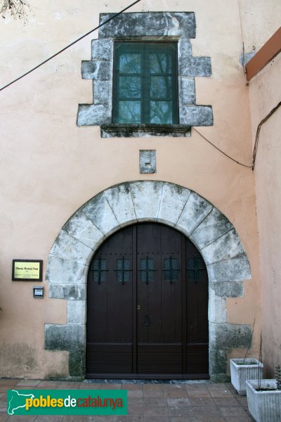 Olèrdola - L' Hostal Nou (Foto: Albert Esteves, 2013) Olèrdola - L' Hostal Nou