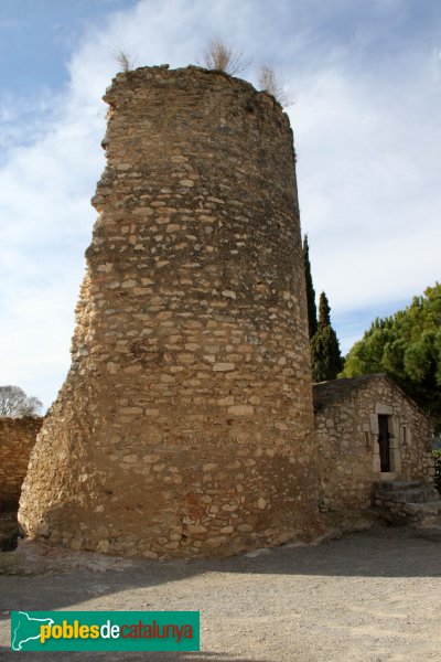 Olèrdola - Torre de Viladellops (Foto: Albert Esteves, 2013) Olèrdola - Torre de Viladellops