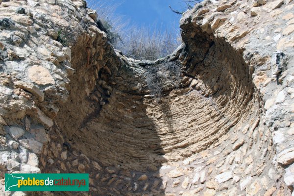 Olèrdola - Torre de Viladellops (Foto: Albert Esteves, 2013) Olèrdola - Torre de Viladellops