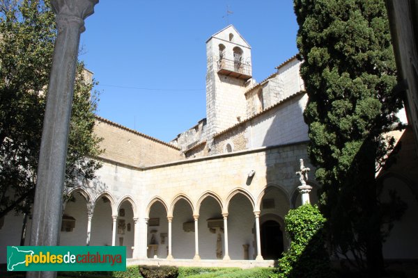 Peralada - Claustre del convent del Carme