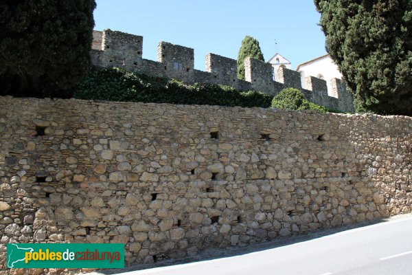 Peralada - Muralla (Foto: Albert Esteves, 2012) Peralada - Muralla