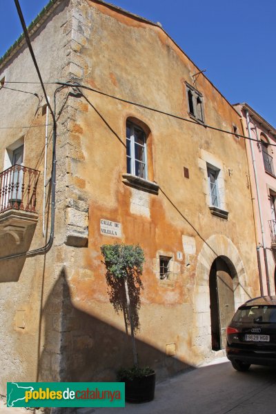 Peralada - Casa del carrer Vilella, 1 (Foto: Albert Esteves, 2012) Peralada - Casa del carrer Vilella, 1
