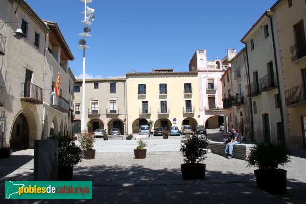 Peralada - Plaça Gran