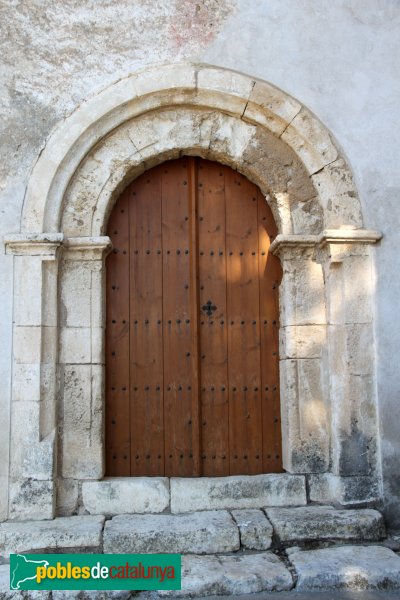 Les Cabanyes - Església vella de Sant Valentí (Foto: Albert Esteves, 2013) Les Cabanyes - Església vella de Sant Valentí